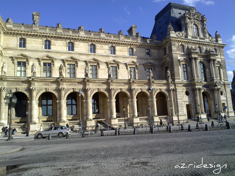 Devant le Louvre, Paris, France, 2010