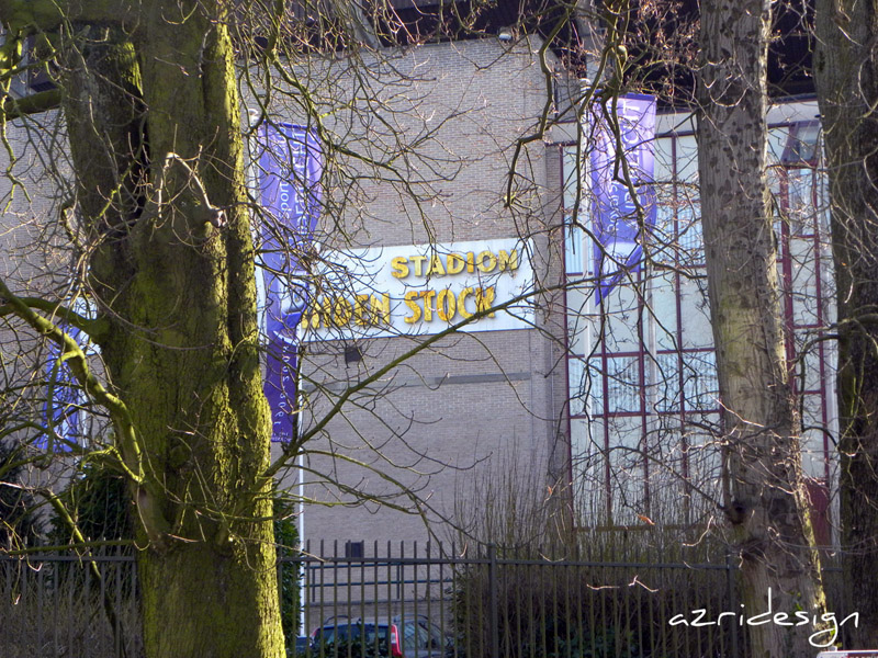 Outside Constant Vanden Stock Stadium, Bruxelles (Anderlecht), Belgique, 2010 Outside Constant Vanden Stock Stadium, Bruxelles (Anderlecht), Belgique, 2010