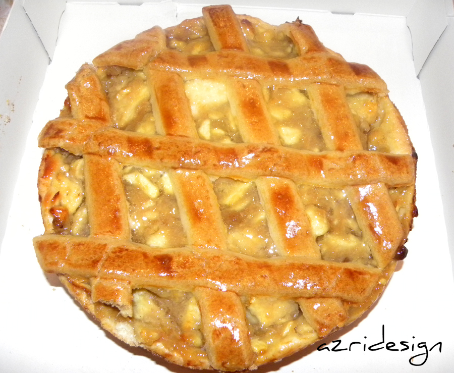 Dutch apple tart van HEMA - Rijswijk, Netherlands 2011 Dutch apple tart van HEMA - Rijswijk, Netherlands 2011