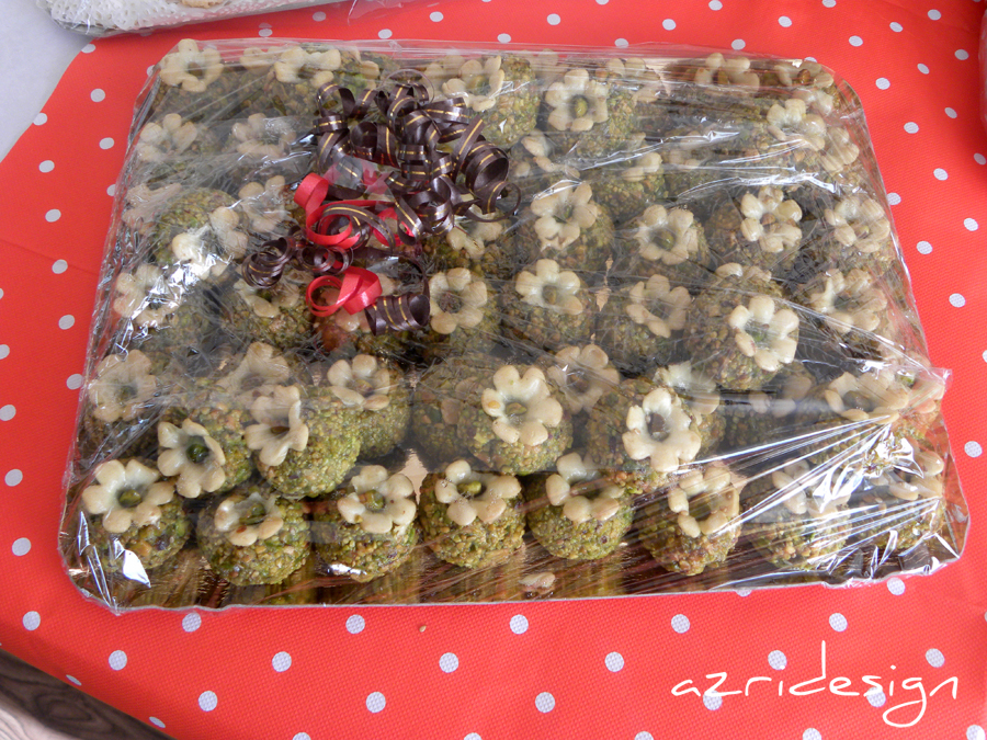 Moroccac pastry, flower cookies with almonds - Rijswijk, Netherlands 2011 Moroccac pastry, flower cookies with almonds - Rijswijk, Netherlands 2011