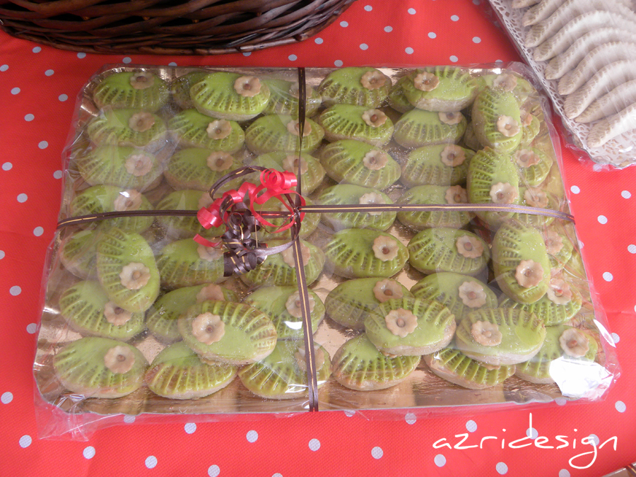 Moroccan pastry, almond flavored cookies - Rijswijk, Netherlands 2011 Moroccan pastry, almond flavored cookies - Rijswijk, Netherlands 2011