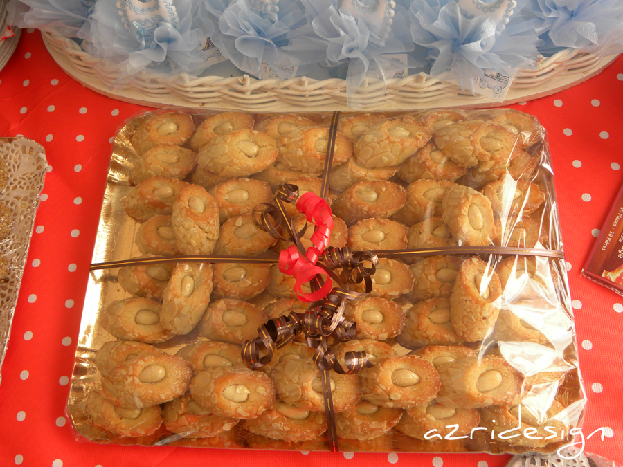 Moroccan pastry, cake-like cookies with almonds and honey