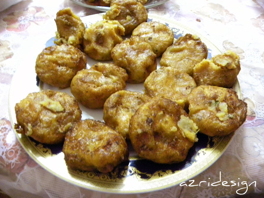 The Moroccan famous Maakouda - Meknes, Morocco 2011