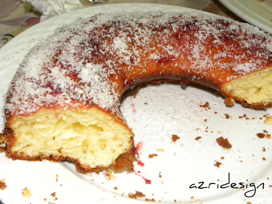 Morocan Coconut and vanilla flavored cake - Meknes, Morocco 2011