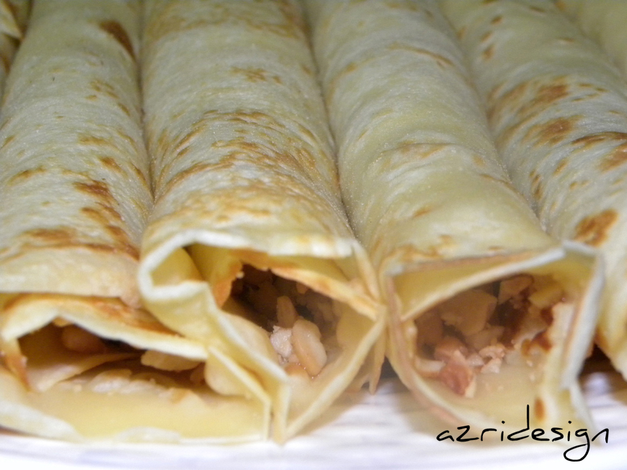 Crêpes farcies aux amandes - Meknes, Morocco 2011